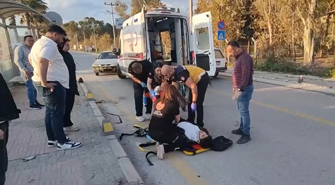 Kuşadası’nda Motosiklet Durağa Daldı, Yaralılar Var (3)