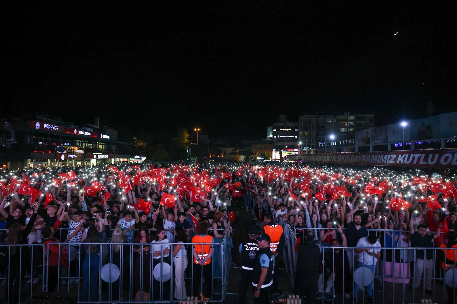 Aydın Büyükşehir Belediyesi 19 Mayıs Atatürk’ü Anma, Gençlik Ve Spor Bayramı’nı 40 Bin Aydınlıyla Kutladı (3)
