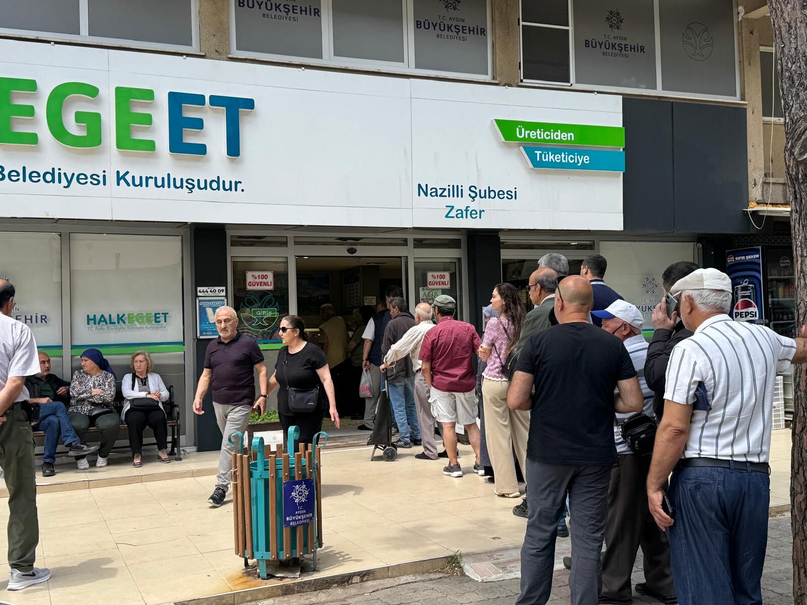 Nazilli’de Halk Ege Et’te Bayram Yoğunluğu (1)