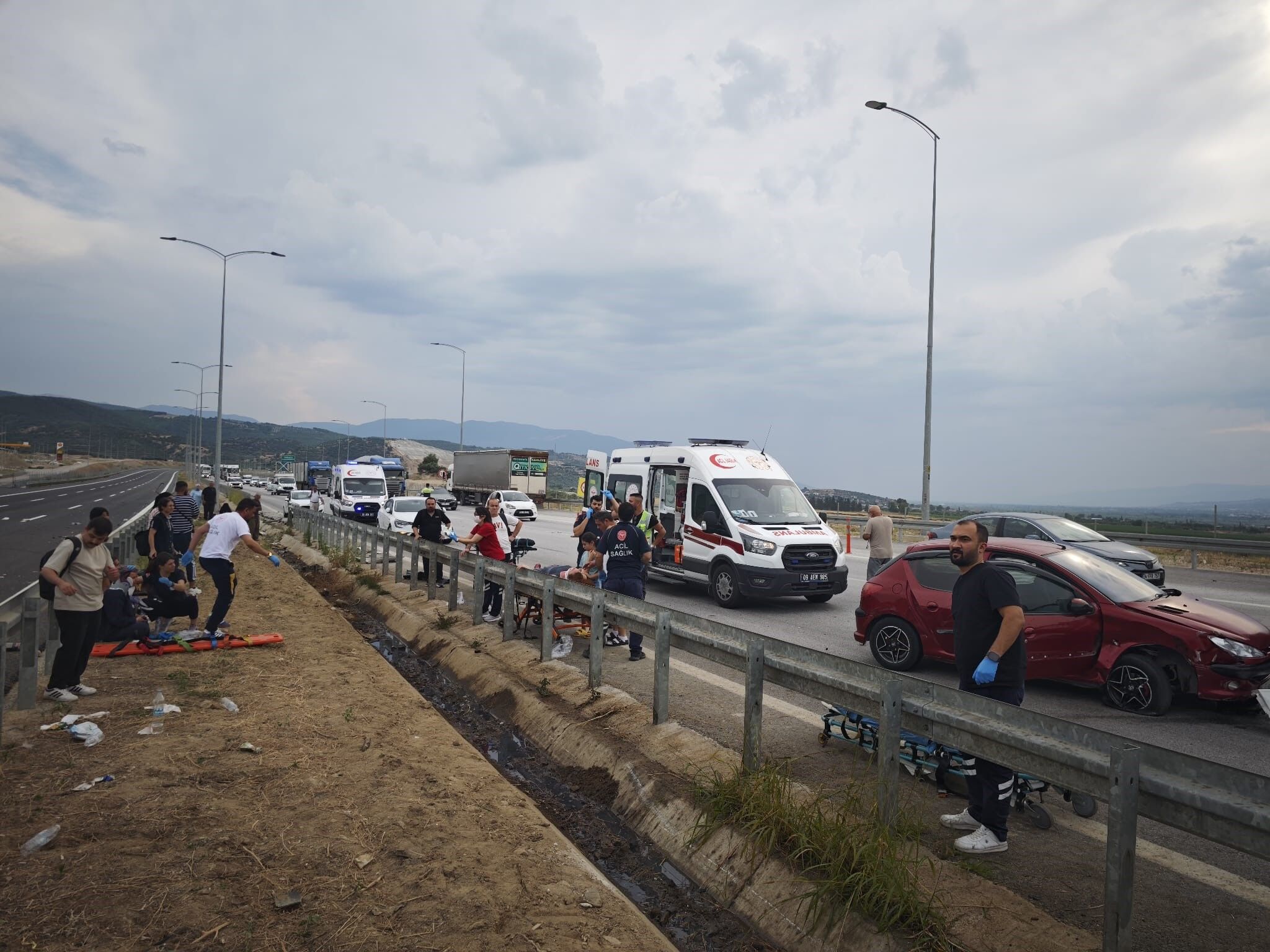 Aydın Denizli Otoyolu’nda Çok Sayıda Yaralı Var (3)