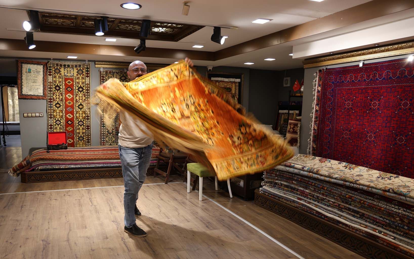 Aydın’daki Bu Halılar Çelik Kasada Saklanıyor (2)