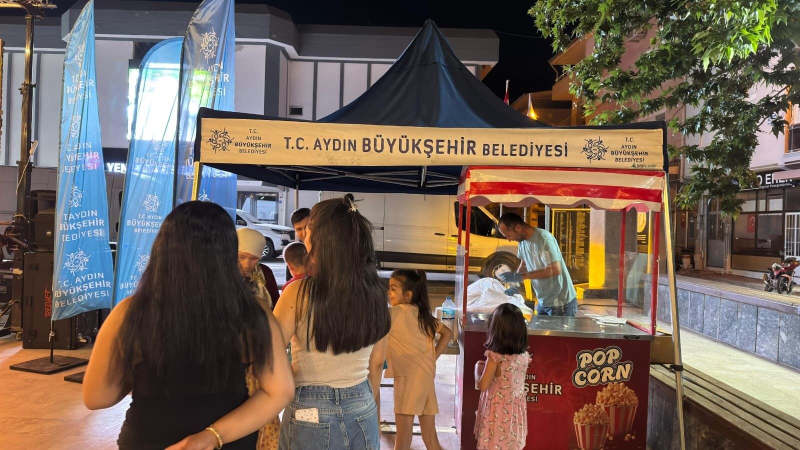 Başkan Çerçioğlu Yenipazarlıları Açık Hava Sineması Ile Buluşturdu (5)