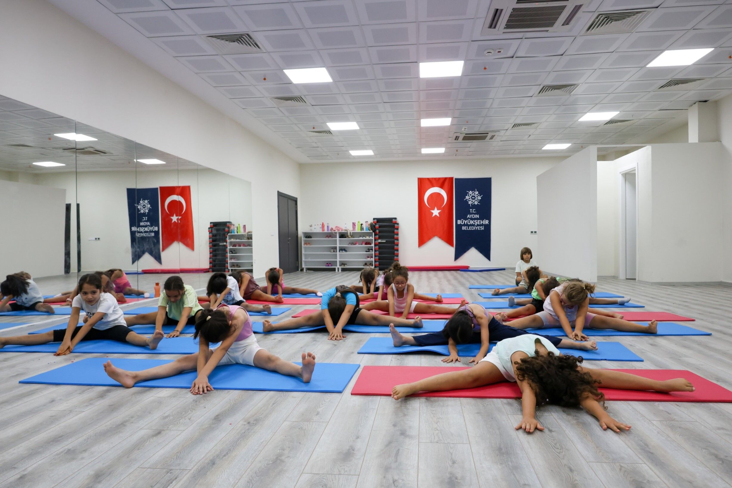 Başkan Çerçioğlu’ndan Çocuklara Ücretsiz Jimnastik Eğitimi (1)