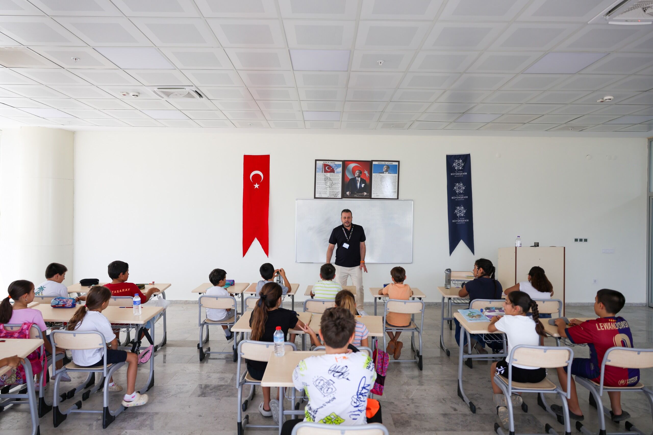 Başkan Çerçioğlu’ndan Eğitime Tam Destek Aydınlı Çocuklar Yaz Tatilini İngilizce Öğrenerek Geçiriyor (3)