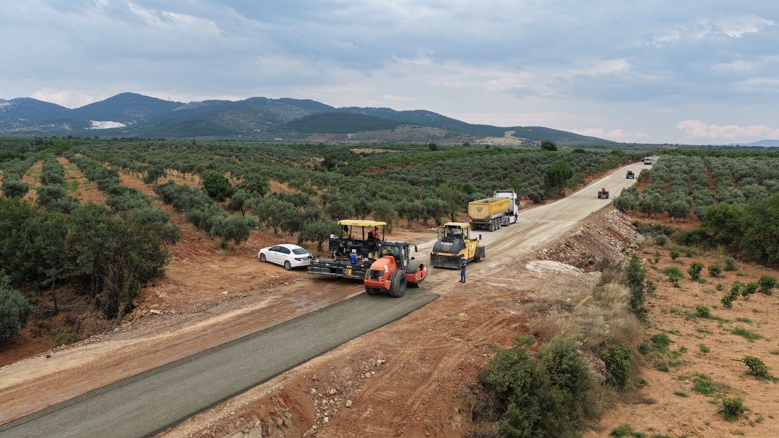 Yaparsa Çerçioğlu Yapar.. 20 Kilometrelik Yolda Çalışmalar Sürüyor (5)