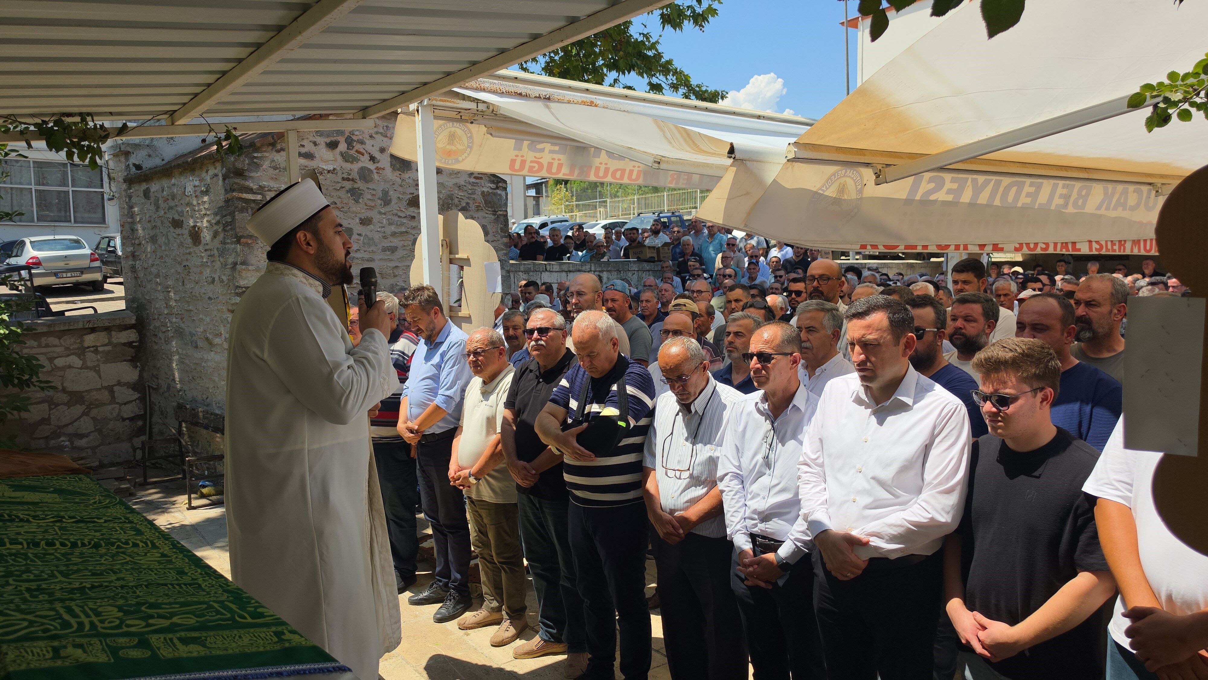 Aydın Kuyucak Belediye Başkanı’nın Annesi Son Yolculuğuna Uğurlandı (1)