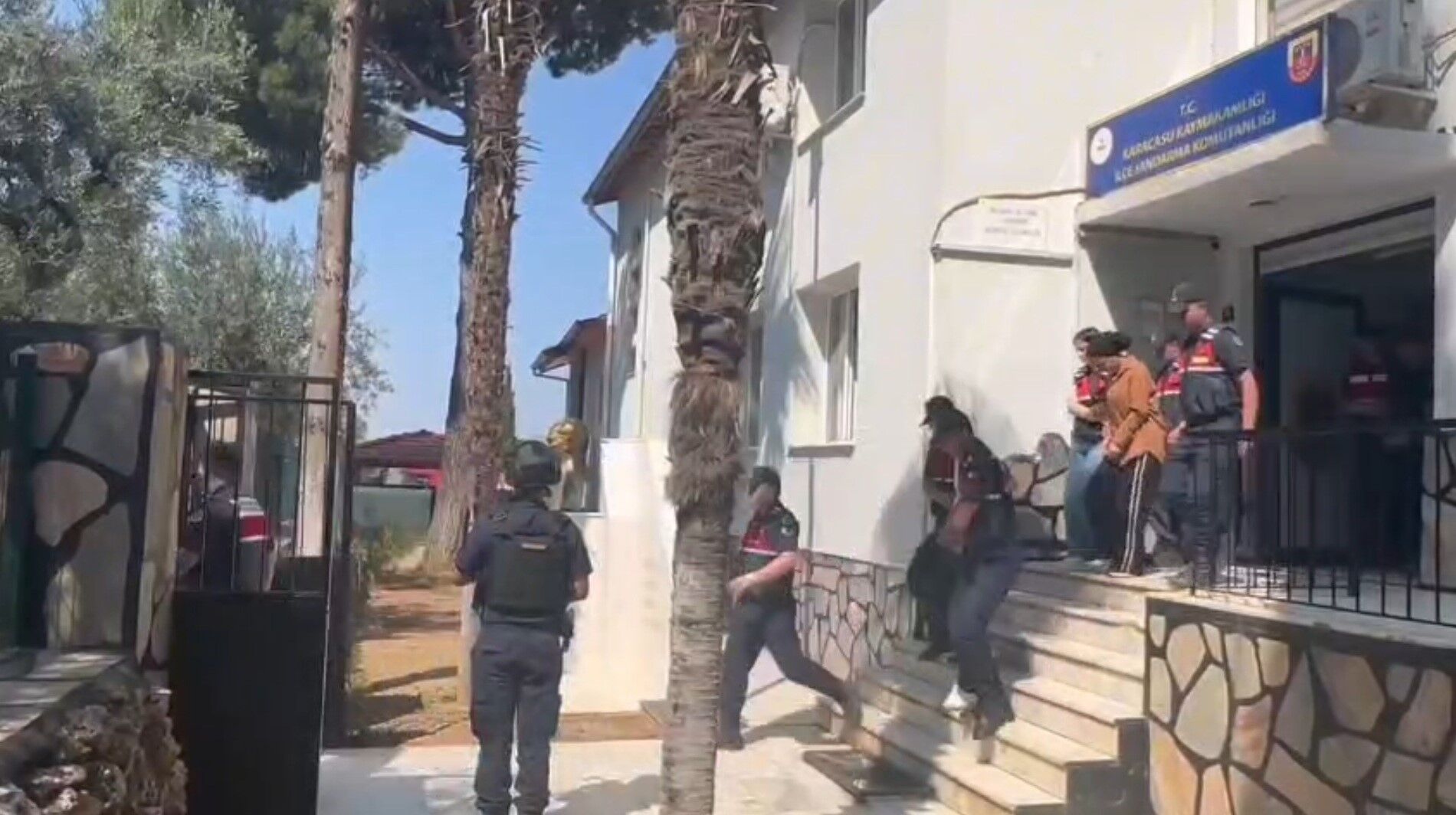 Aydın Merkezli 8 Ilde Dolandırıcılık Operasyonu.. Çakma Mi̇t’çiler Enselendi (1)