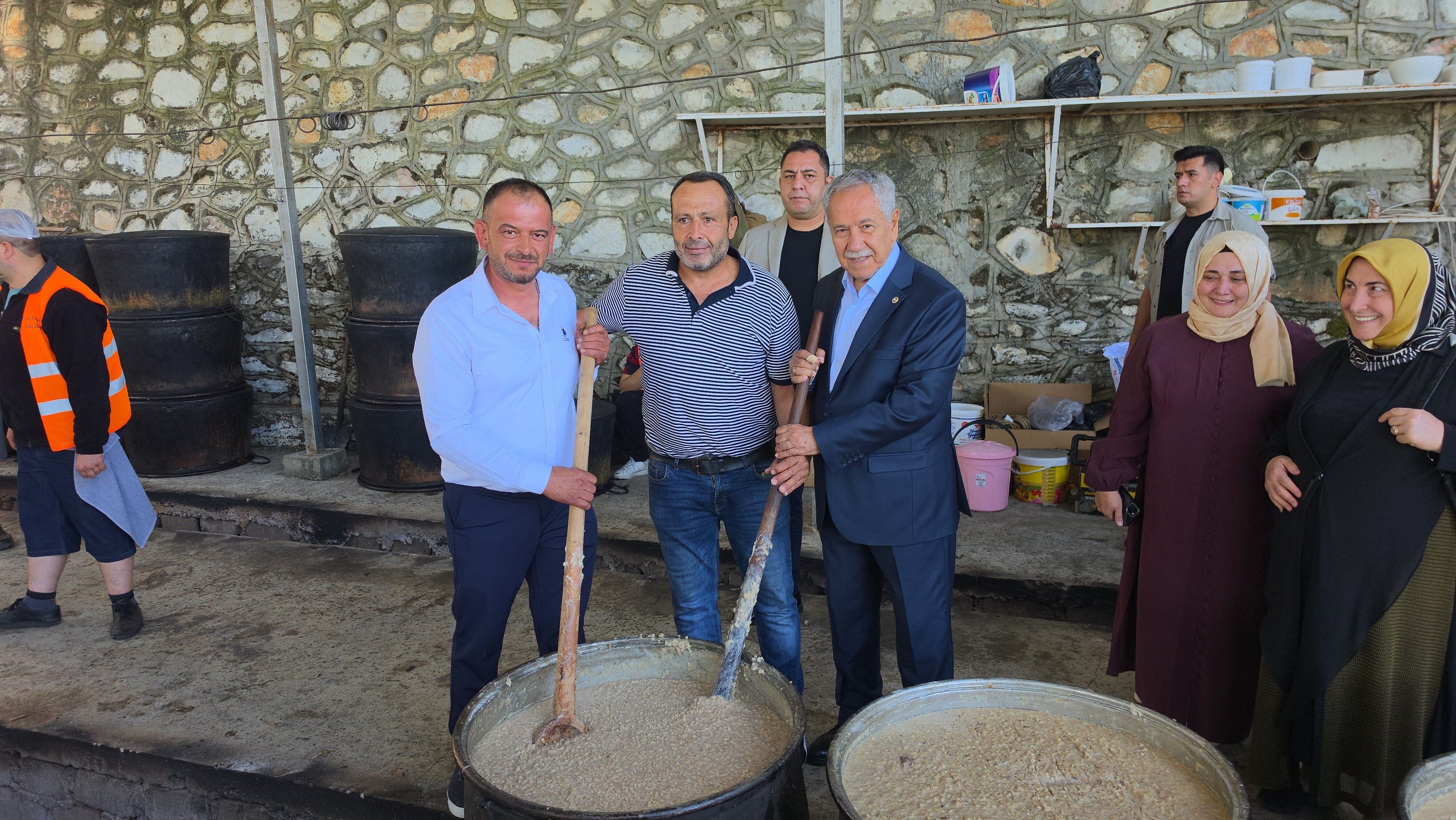 Aydın’da 800 Yıllık Keşkek Hayrına Binlerce Vatandaş Katıldı (2)