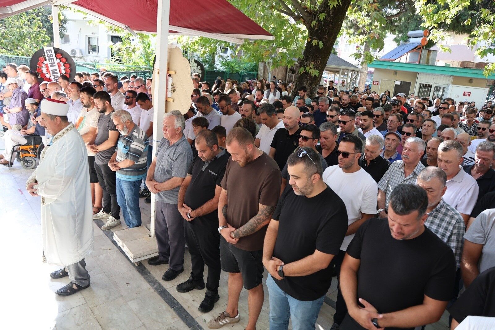 Aydın’da Trafik Kazasında Hayatını Kaybeden 11 Yaşındaki Özgür’e Gözyaşlarıyla Veda (4)