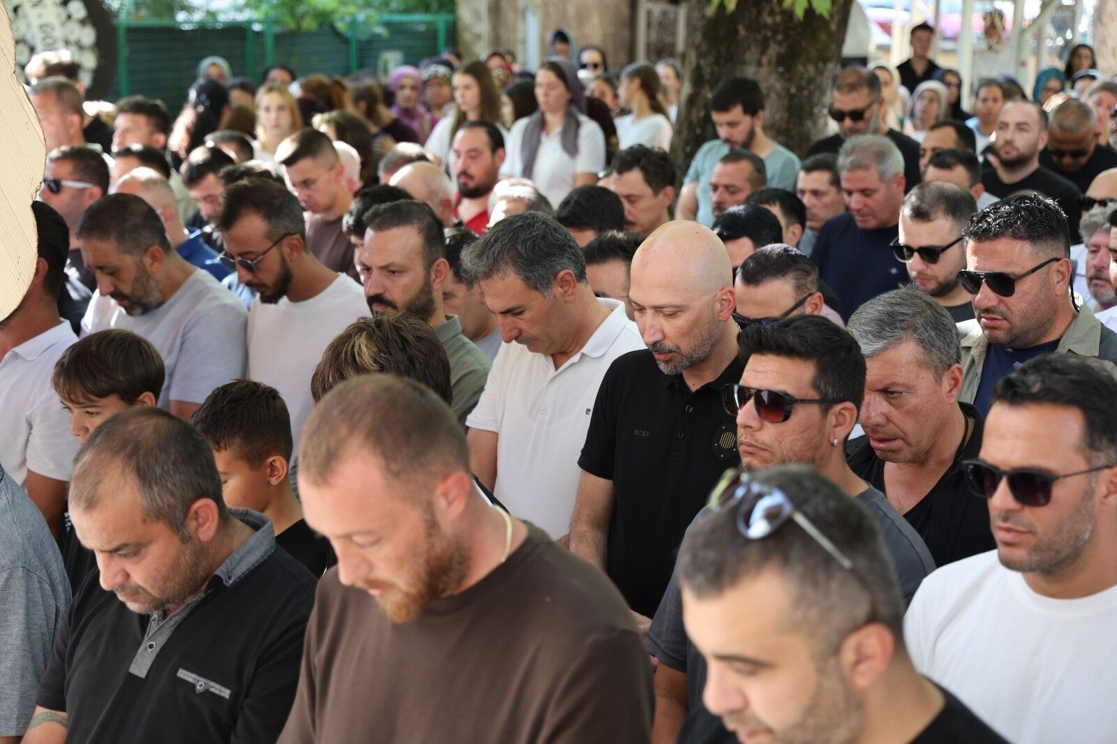Aydın’da Trafik Kazasında Hayatını Kaybeden 11 Yaşındaki Özgür’e Gözyaşlarıyla Veda (5)