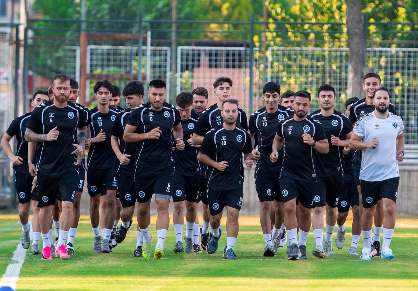 Aydın Büyükşehir Belediyespor ilk antrenmanını gerçekleştirdi