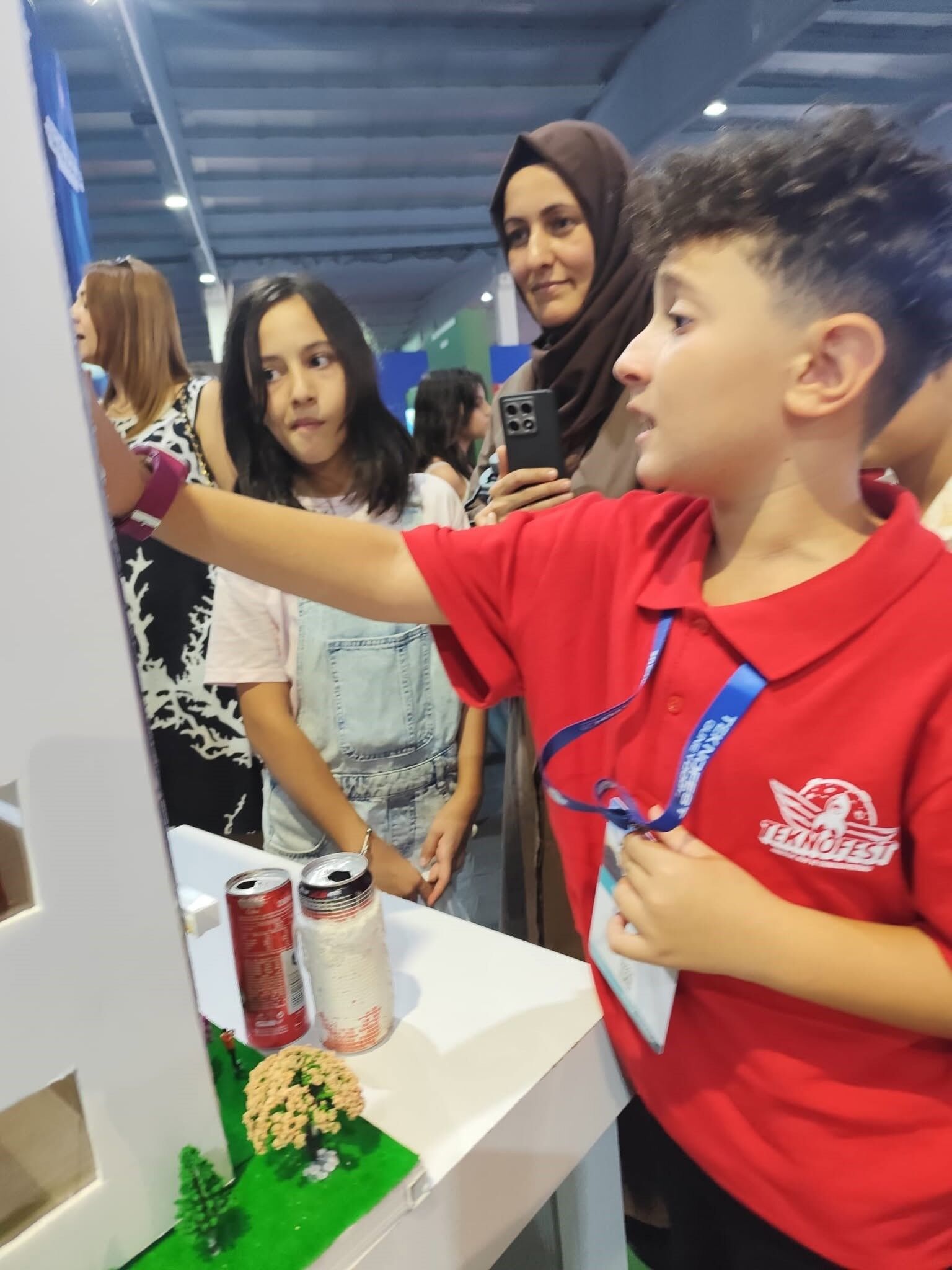 Aydınlı Öğrencilerin ‘Duman Avcıları’ Projesi Finale Kaldı (3)