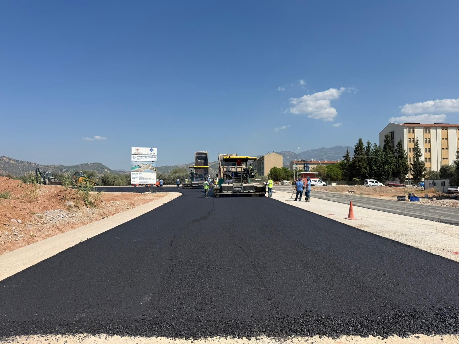 Başkan Çerçioğlu 17 Ilçemizin Tamamında Çalışmalarımıza Devam Ediyoruz (2)